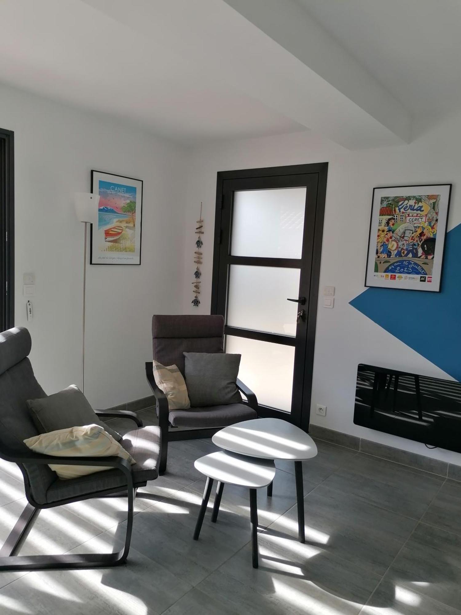 Apartment F2 Blanc Bleu *